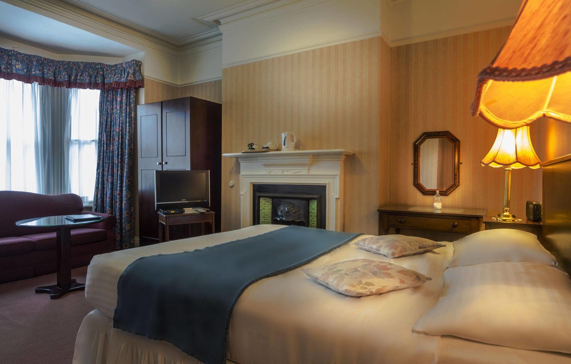 Guest house Glenogra Townhouse 4*