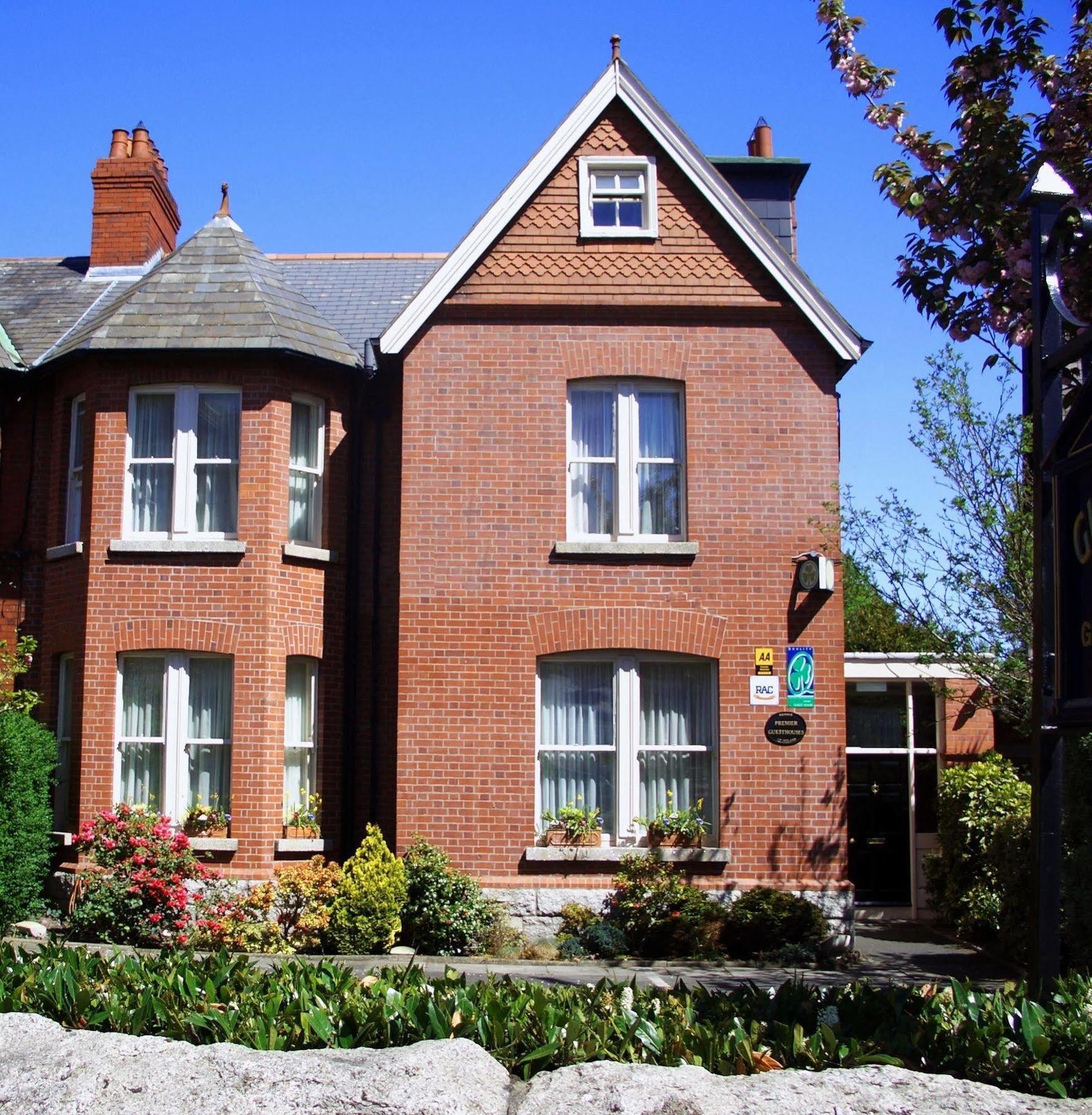 Glenogra Townhouse 4*